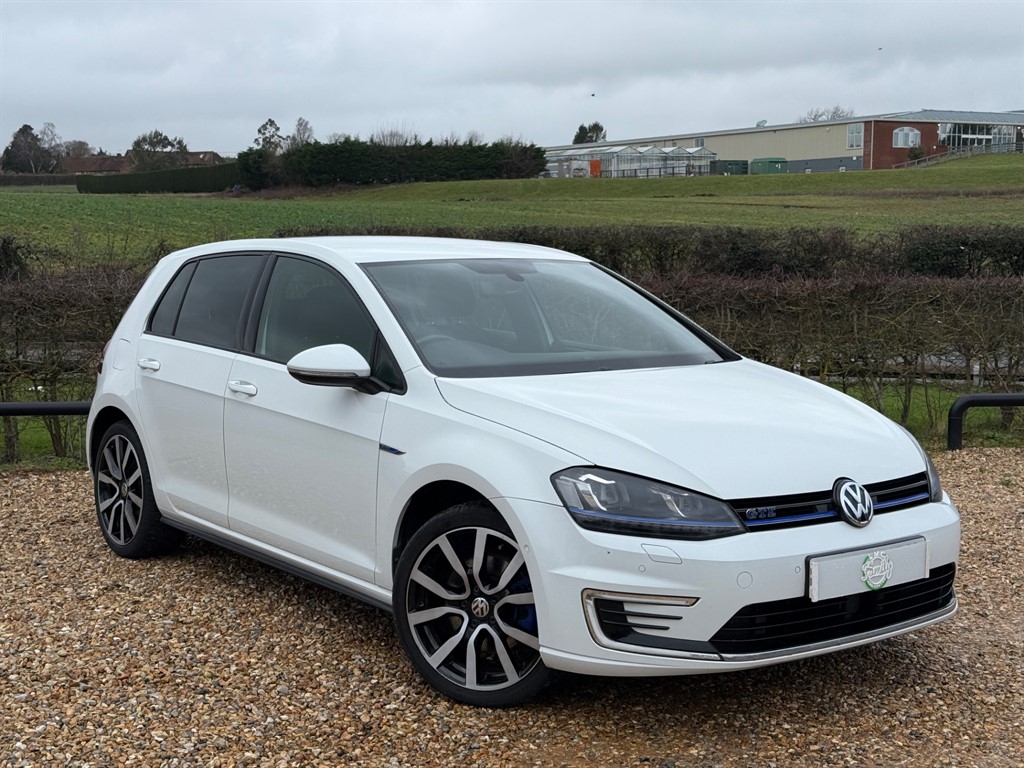 Used Volkswagen Golf 2015 for sale - 77399380: Photo 1