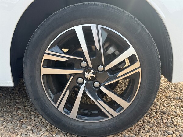 Used Peugeot 208 2021 for sale - 76209091: Photo 9