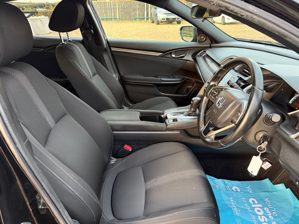 Used Honda Civic 2020 for sale - 76664629: Photo 23