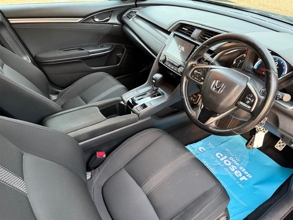 Used Honda Civic 2020 for sale - 76664629: Photo 25