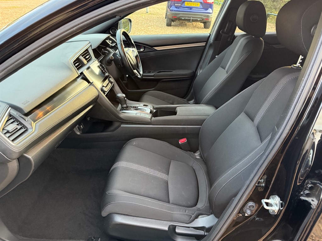 Used Honda Civic 2020 for sale - 76664629: Photo 47