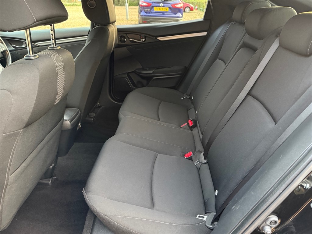 Used Honda Civic 2020 for sale - 76664629: Photo 50