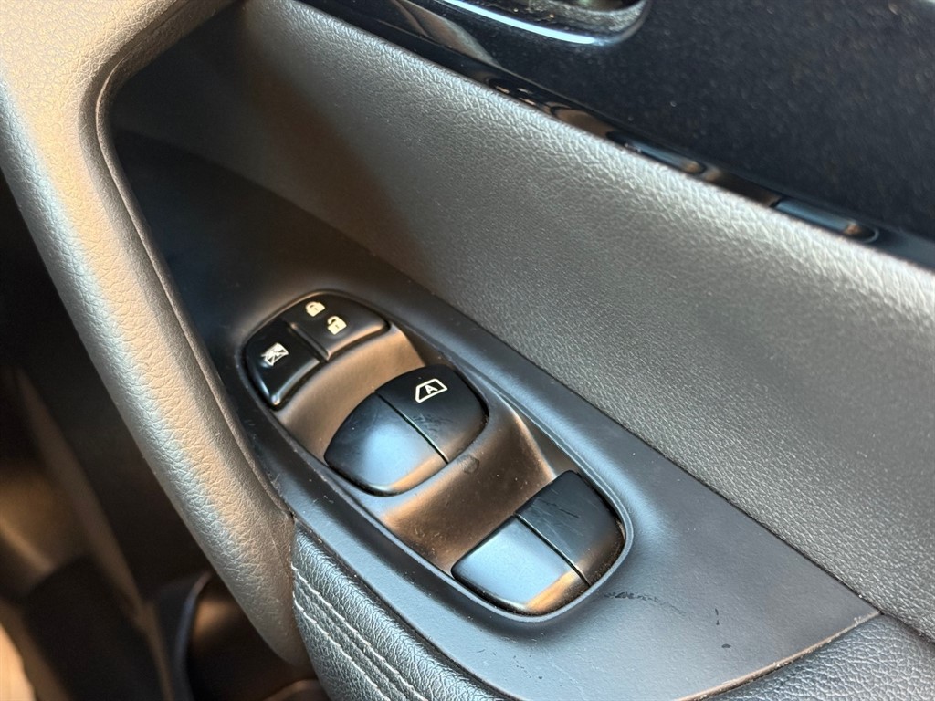 Used Nissan Qashqai 2016 for sale - 76684496: Photo 30