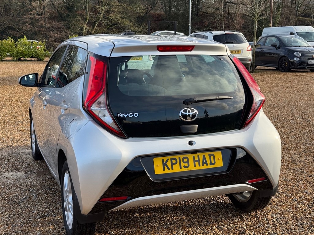 Used Toyota AYGO 2019 for sale - 76882128: Photo 11