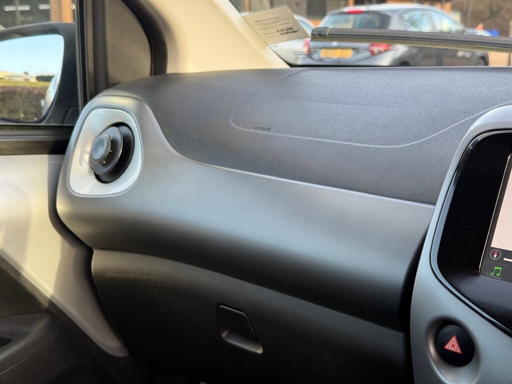 Used Toyota AYGO 2019 for sale - 76882128: Photo 42