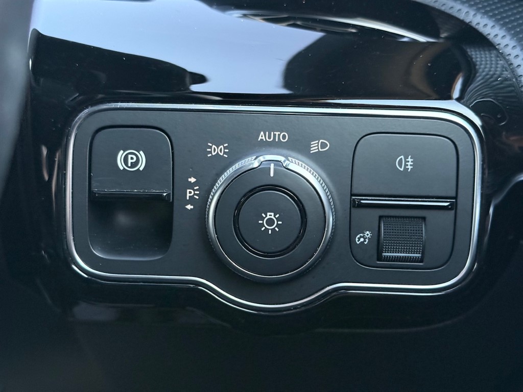 Used Mercedes-Benz A-Class 2019 for sale - 76835136: Photo 30