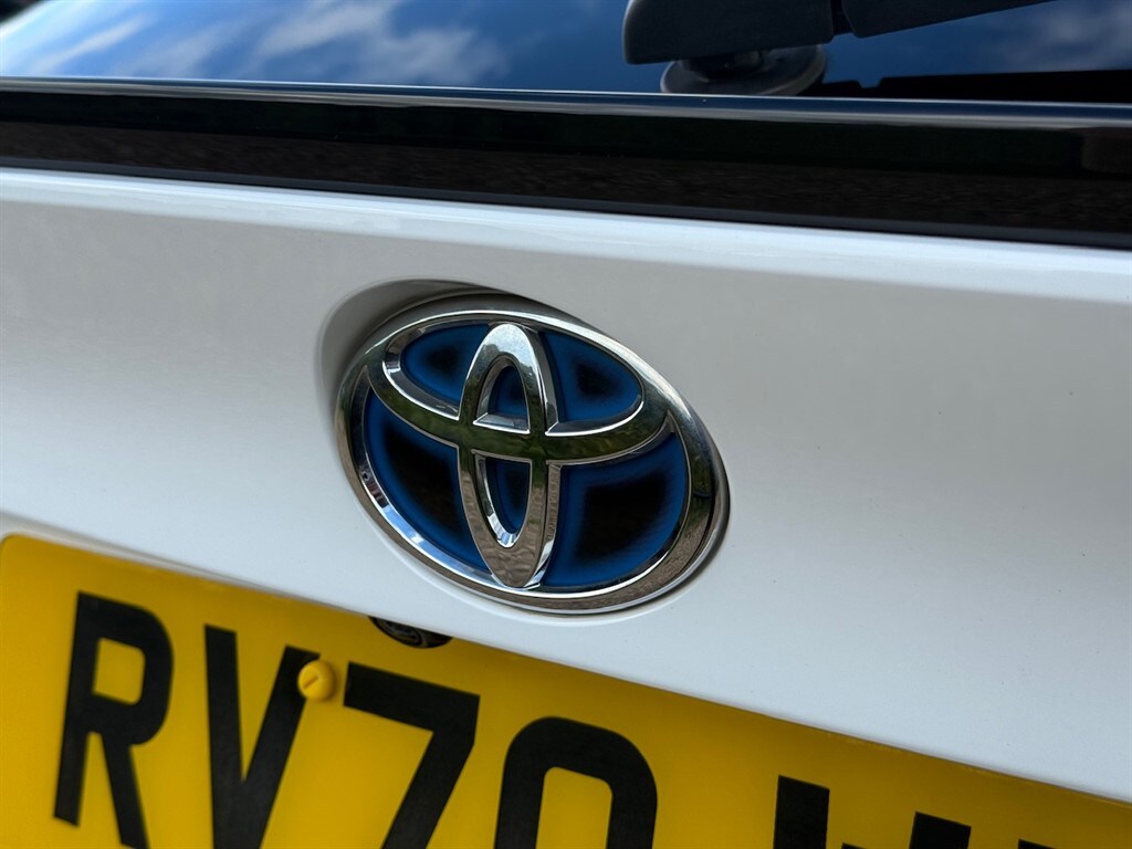 Used Toyota C-HR 2021 for sale - 76302565: Photo 15