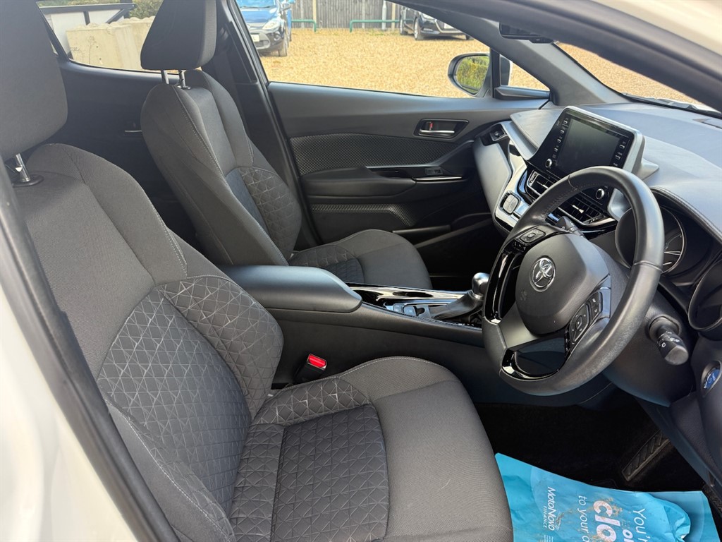 Used Toyota C-HR 2021 for sale - 76302565: Photo 26