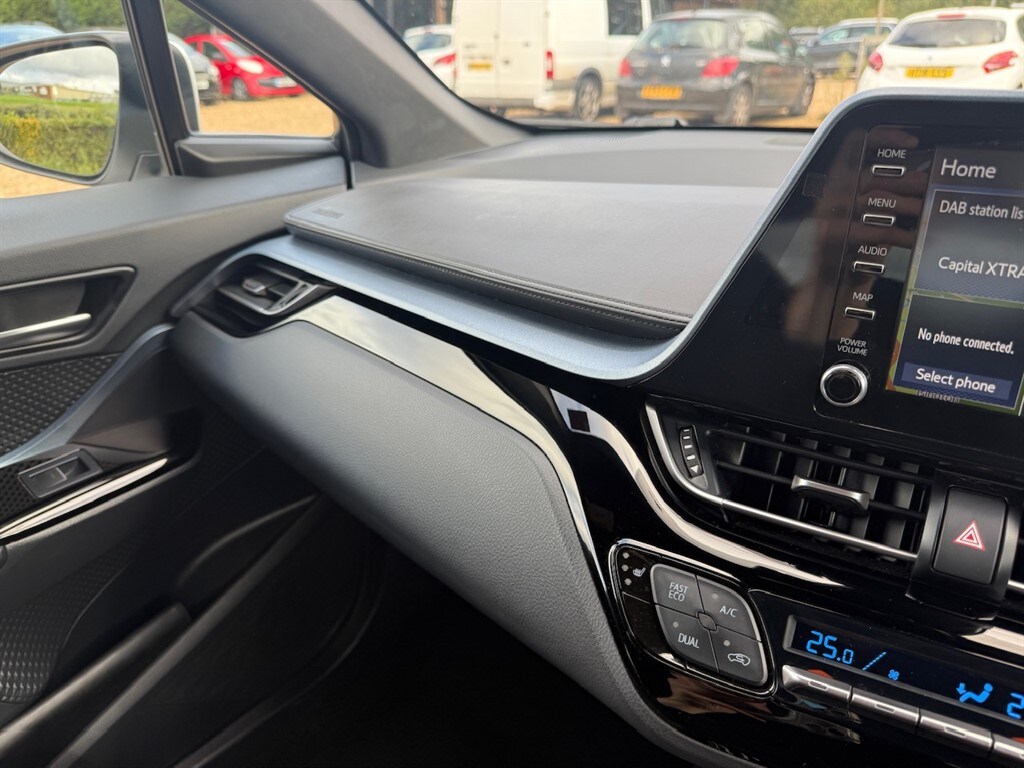 Used Toyota C-HR 2021 for sale - 76302565: Photo 49