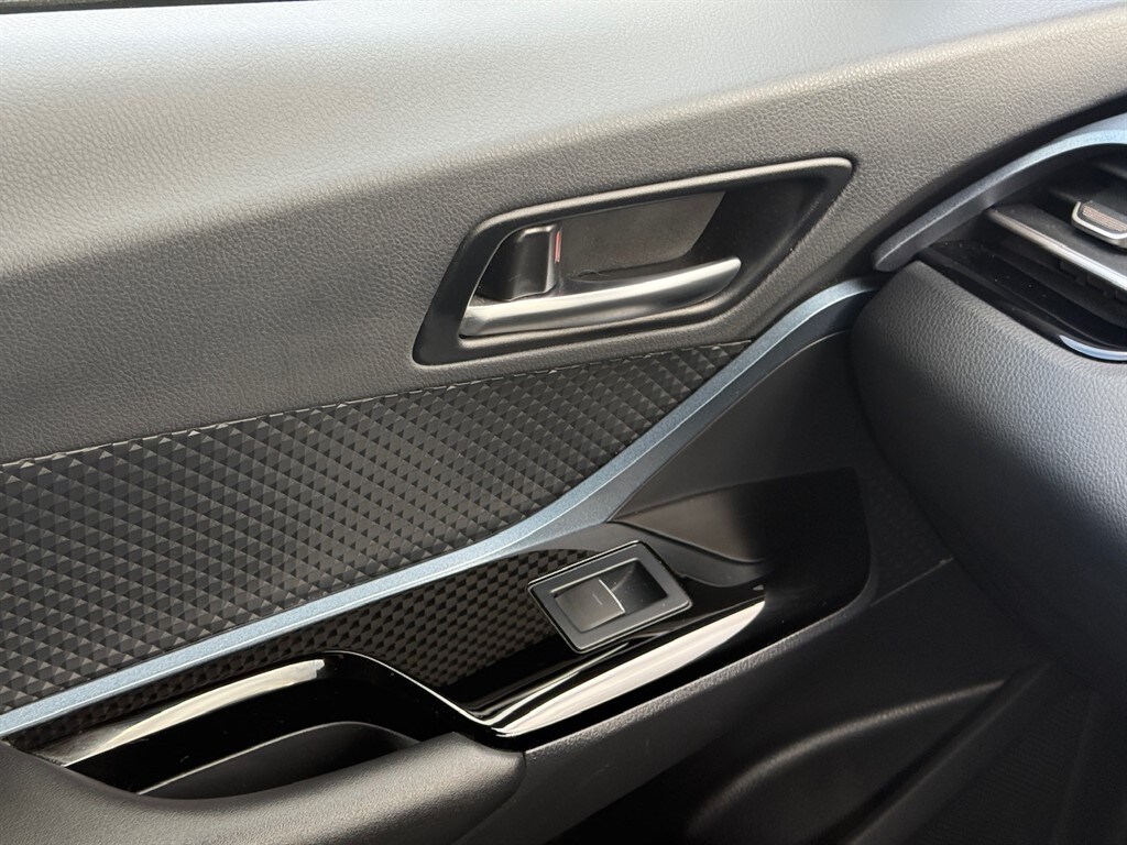 Used Toyota C-HR 2021 for sale - 76302565: Photo 51