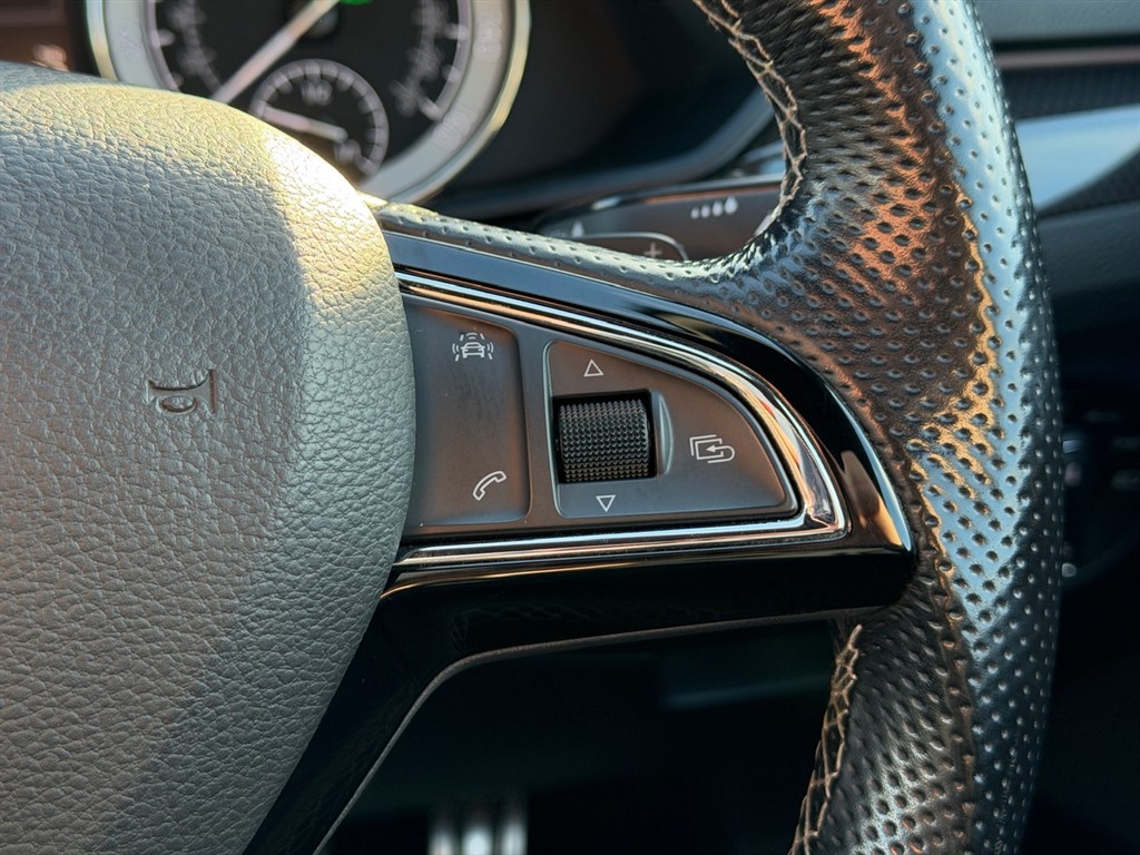 Used Skoda Superb 2017 for sale - 77256637: Photo 30