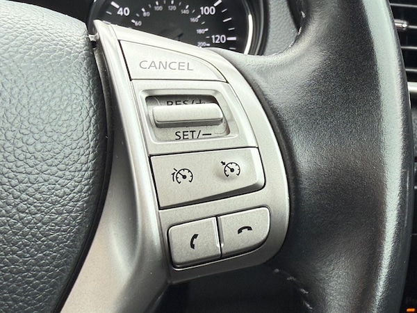 Used Nissan Qashqai 2015 for sale - 76302524: Photo 29