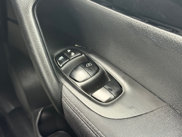 Used Nissan Qashqai 2015 for sale - 76302524: Photo 33