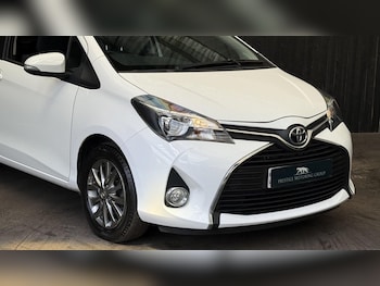 Used Toyota Yaris 2017 for sale - 79530077: Photo