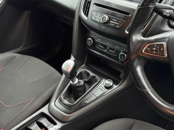 Used Ford Focus 2017 for sale - 76256584: Photo 32