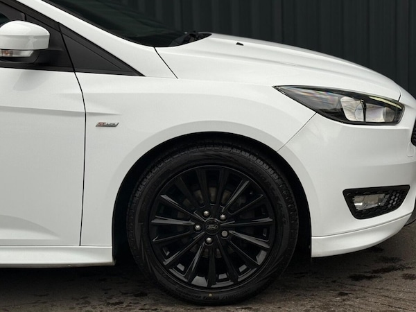 Used Ford Focus 2017 for sale - 76256584: Photo 7