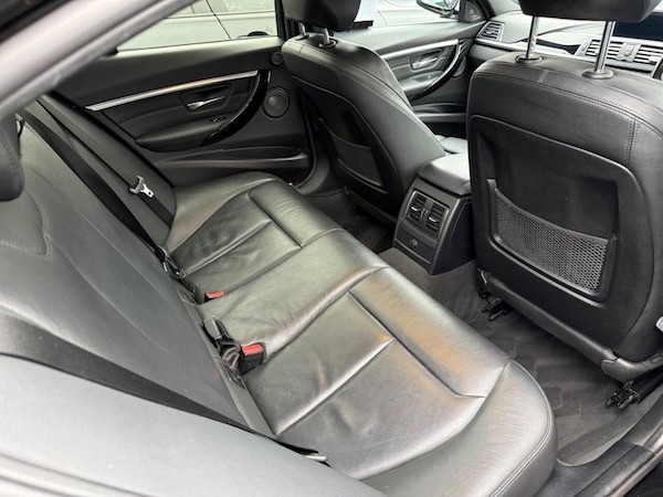 Used BMW 3 Series 2018 for sale - 76256556: Photo 31