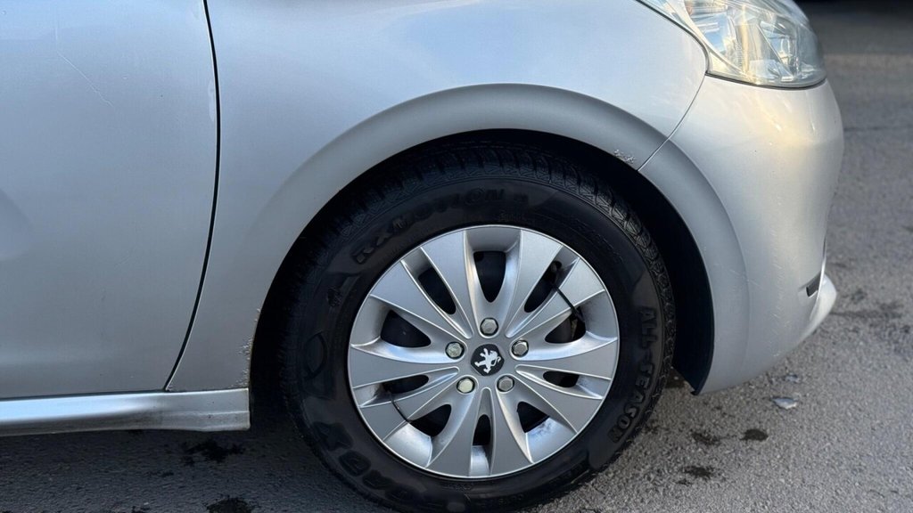 Used Peugeot 208 2014 for sale - 77764782: Photo 3