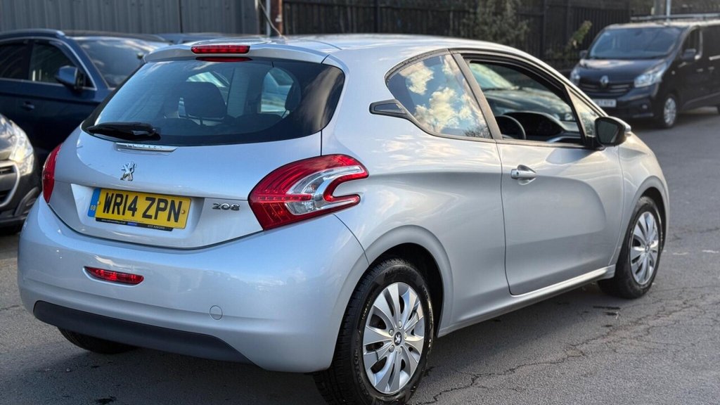 Used Peugeot 208 2014 for sale - 77764782: Photo 5