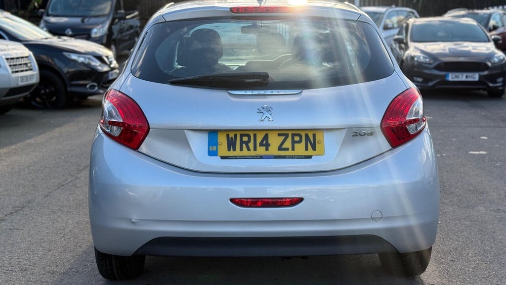 Used Peugeot 208 2014 for sale - 77764782: Photo 6