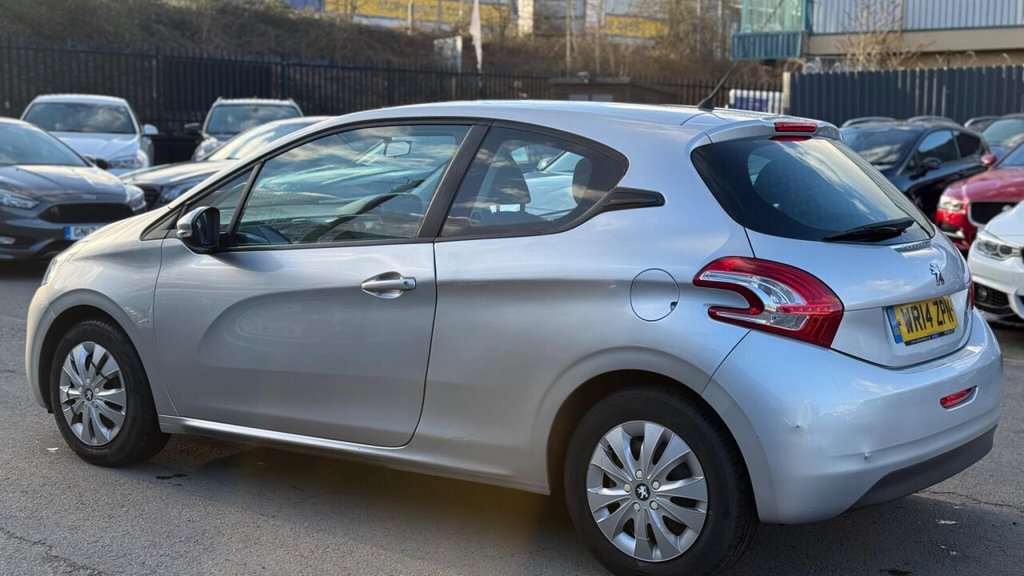 Used Peugeot 208 2014 for sale - 77764782: Photo 7