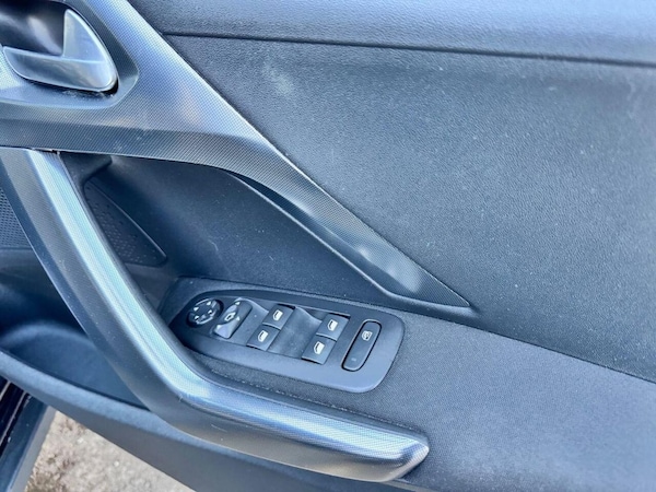 Used Peugeot 2008 2019 for sale - 74570318: Photo 15