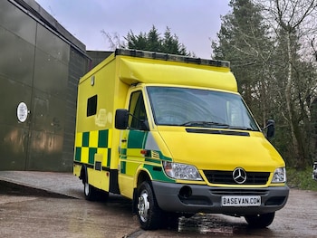 Mercedes-Benz Sprinter feature image