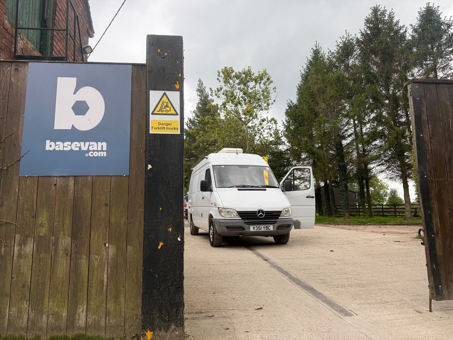 Used Mercedes-Benz Sprinter 2001 for sale - 76091199: Photo 2