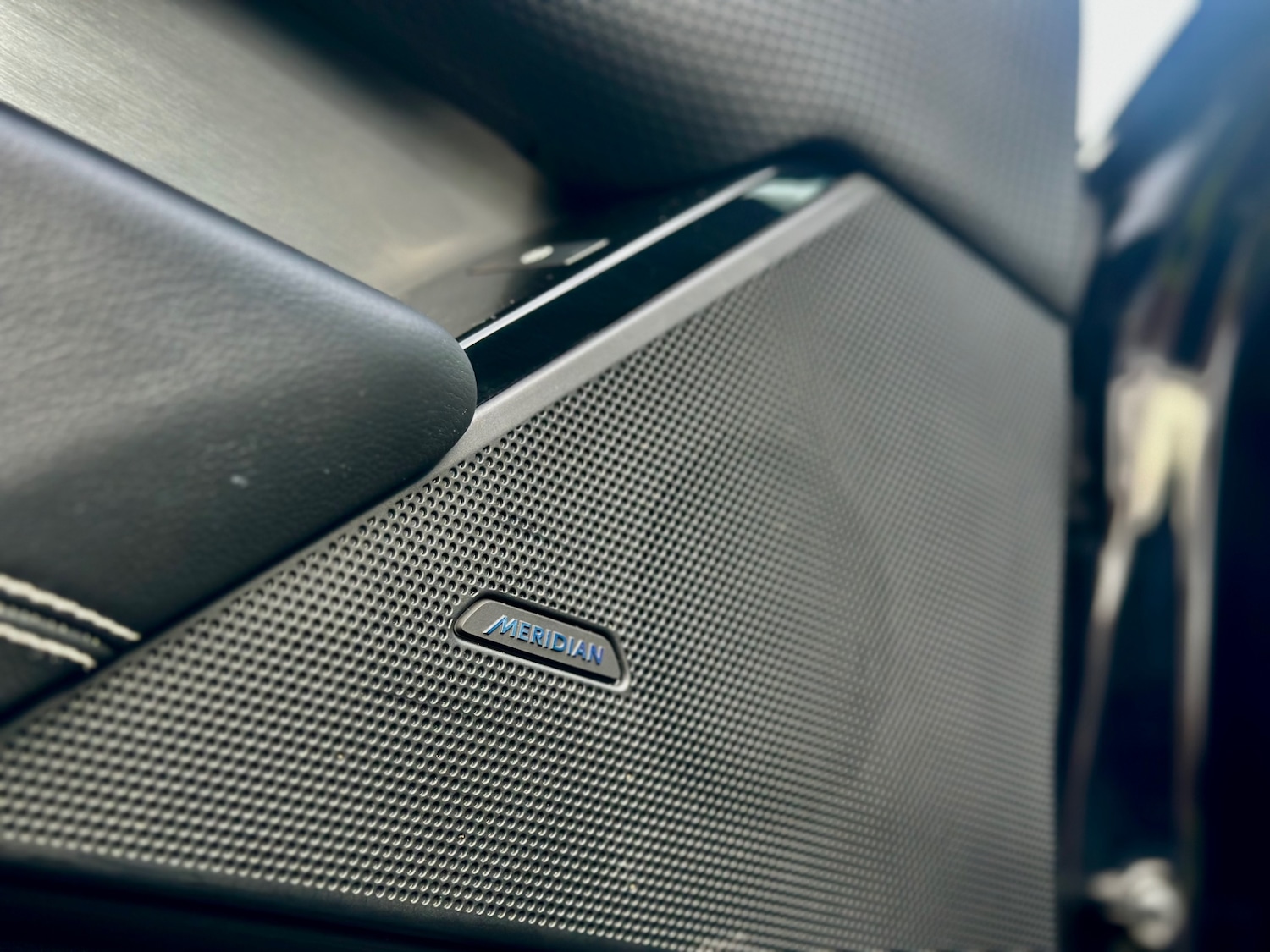 Used Land Rover Range Rover Velar 2018 for sale - 77968539: Photo 14