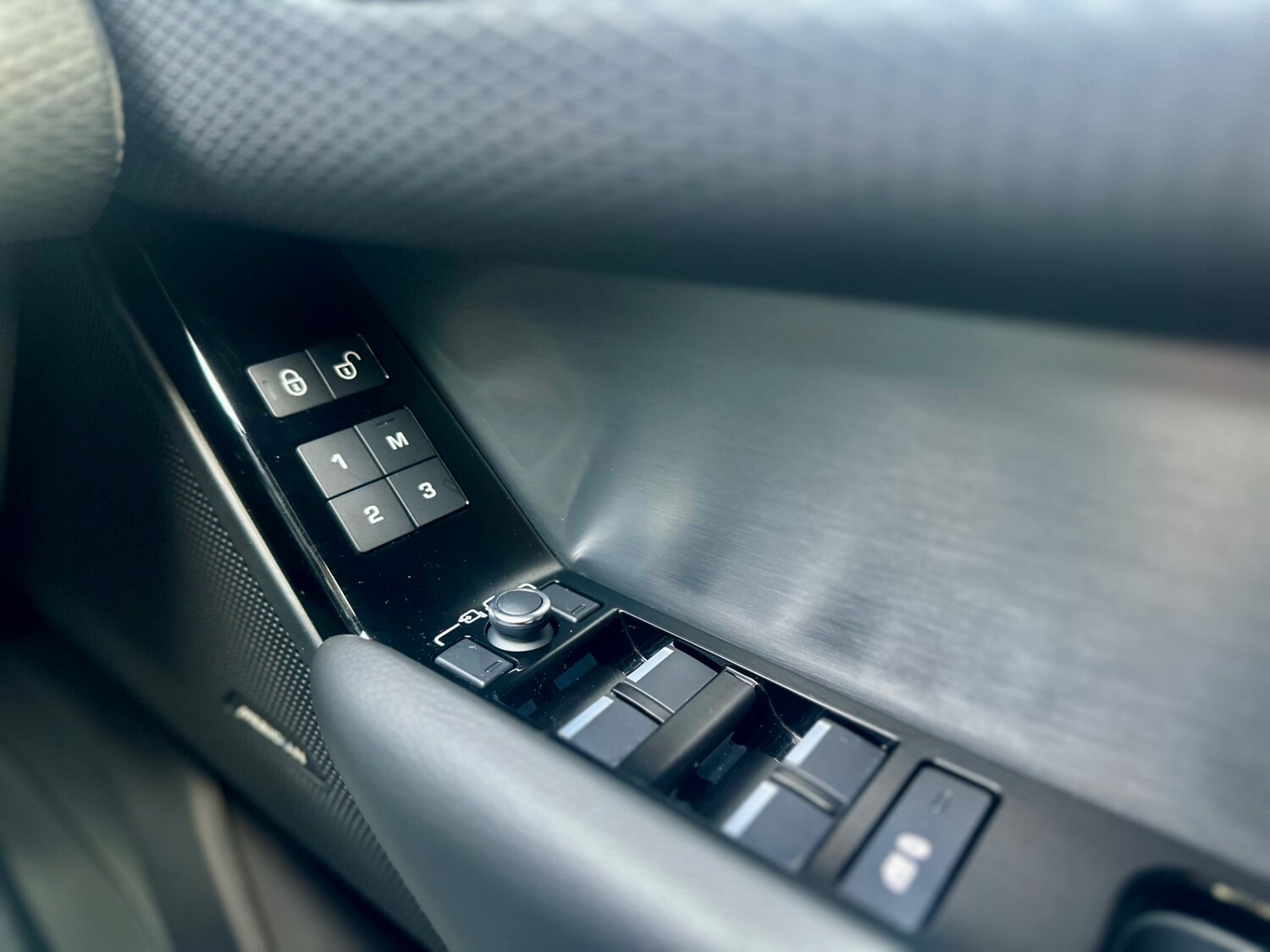 Used Land Rover Range Rover Velar 2018 for sale - 77968539: Photo 19