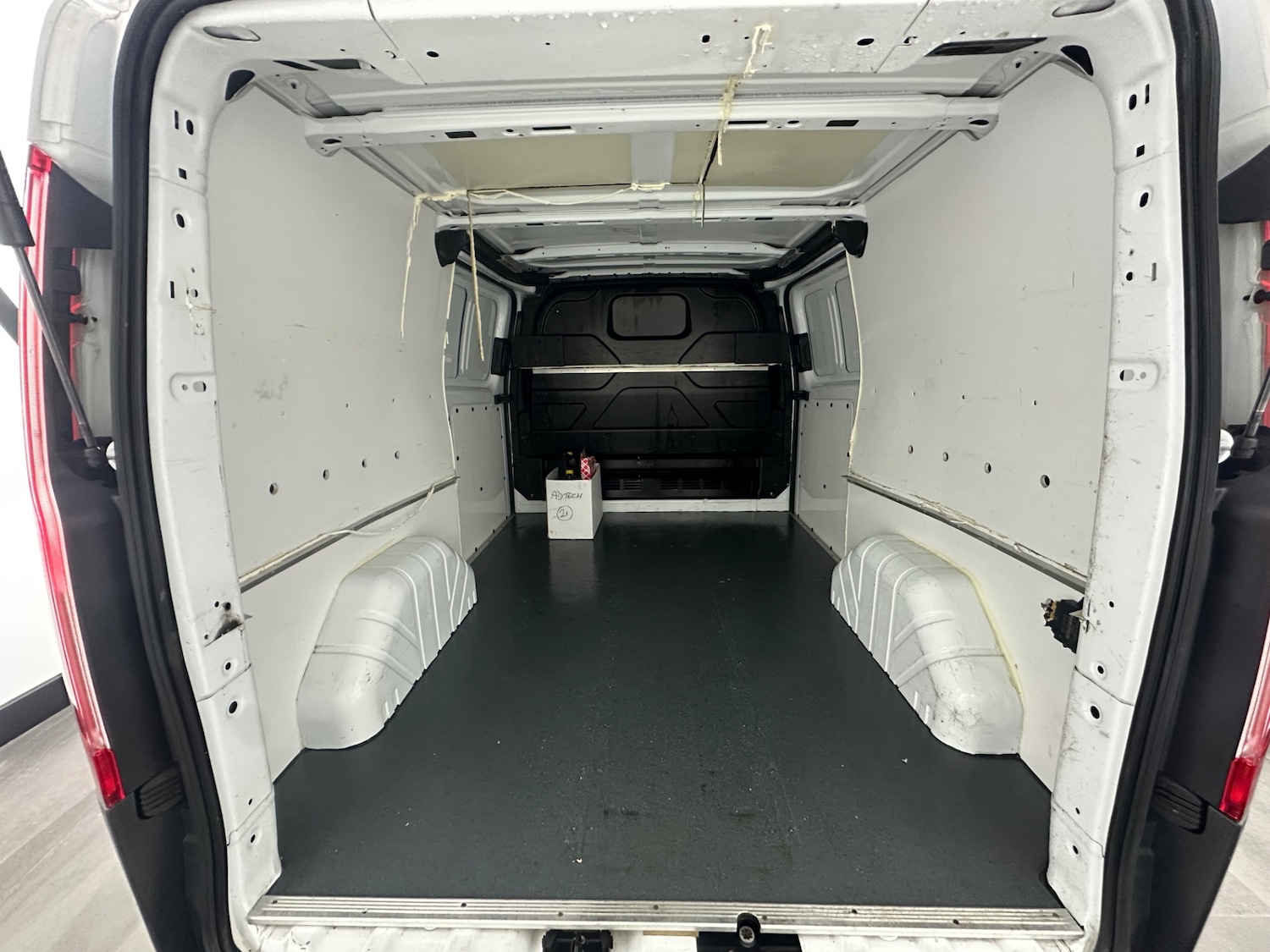 Used Ford Transit Custom 2017 for sale - 77298463: Photo 12