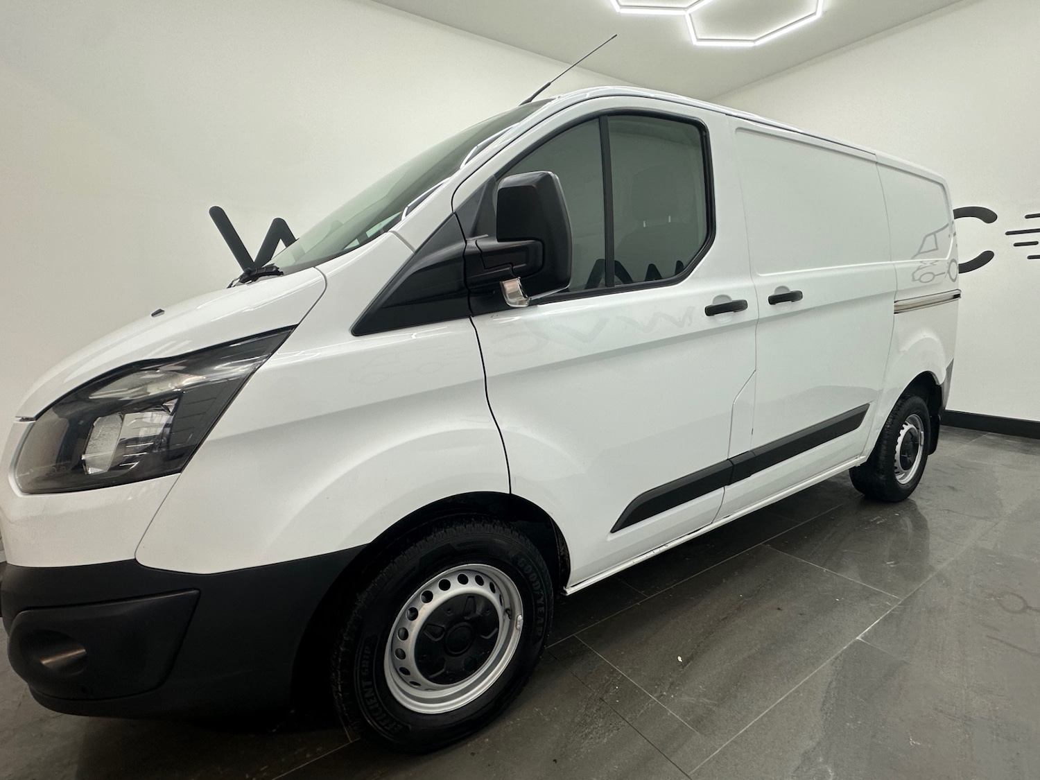 Used Ford Transit Custom 2017 for sale - 77298463: Photo 5