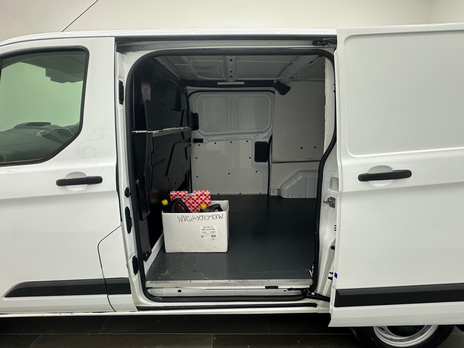 Used Ford Transit Custom 2017 for sale - 77298463: Photo 6