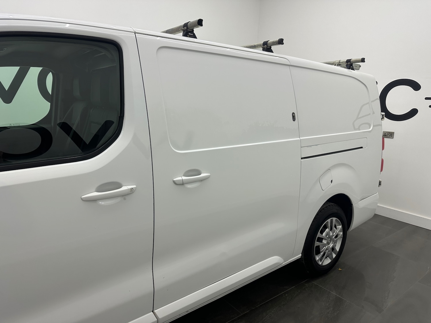 Used Vauxhall Vivaro 2021 for sale - 76625742: Photo 6