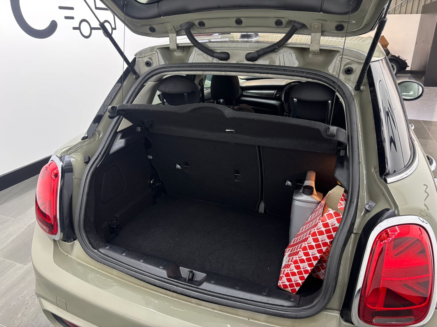 Used MINI Hatch 2019 for sale - 77460401: Photo 17