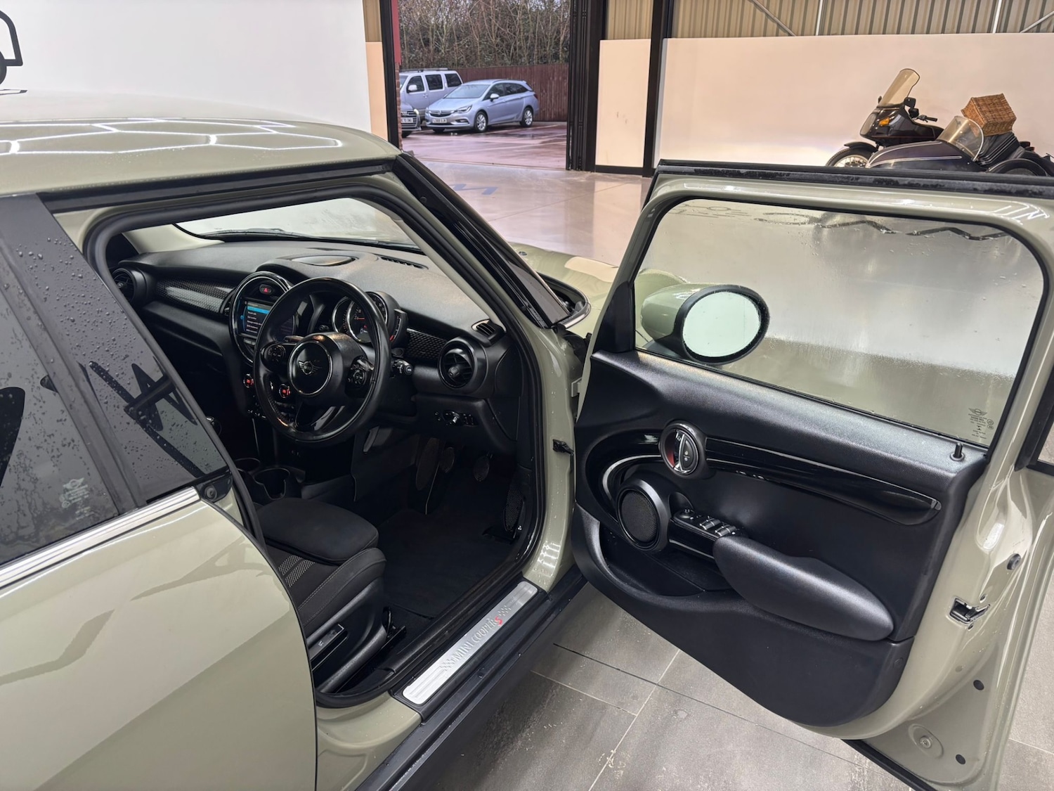 Used MINI Hatch 2019 for sale - 77460401: Photo 22