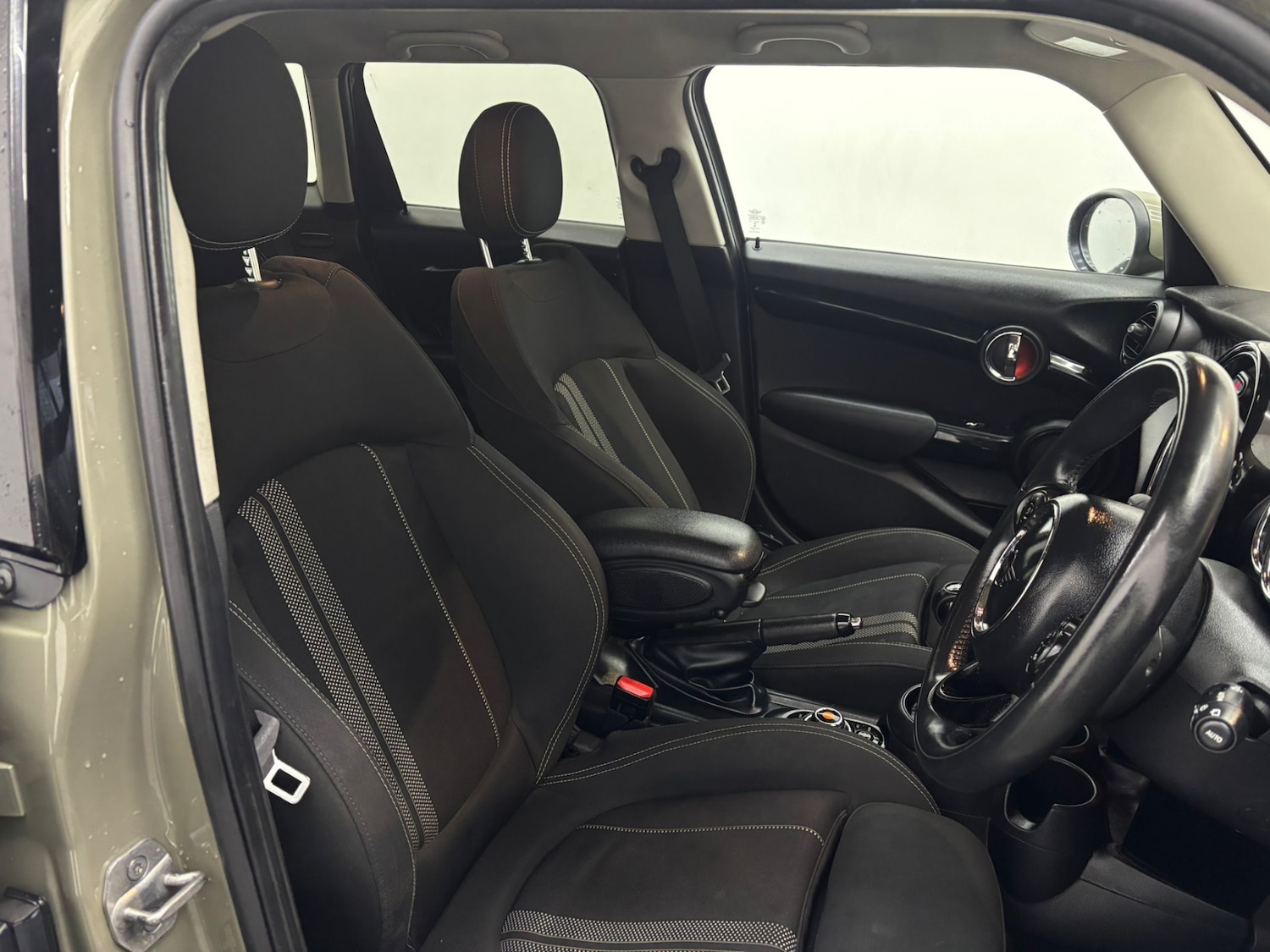 Used MINI Hatch 2019 for sale - 77460401: Photo 24