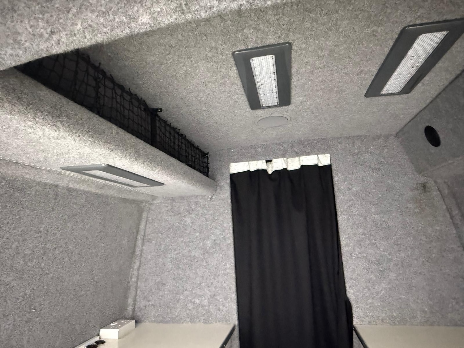 Used Volkswagen Transporter 2018 for sale - 76638424: Photo 14