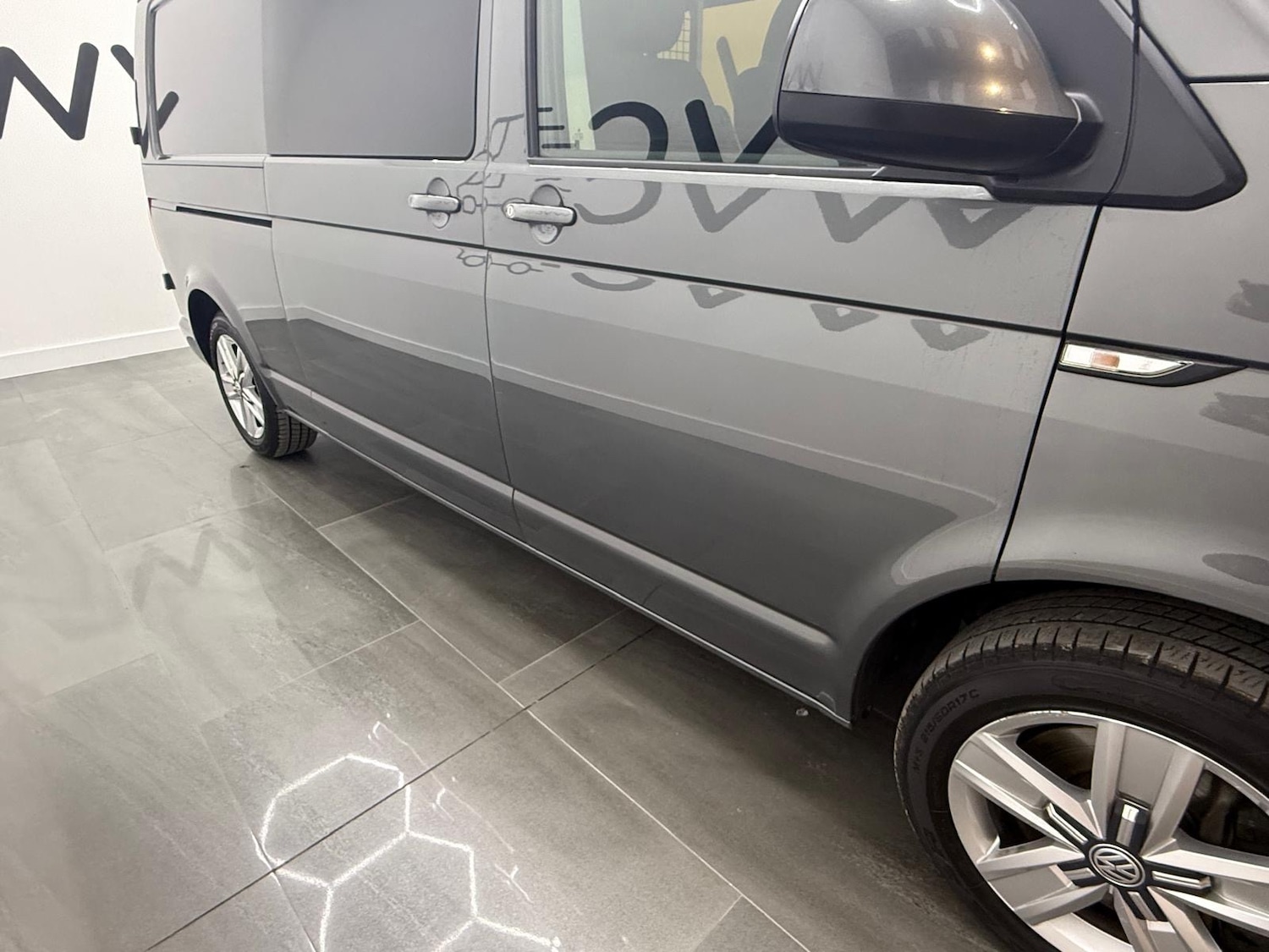 Used Volkswagen Transporter 2018 for sale - 76638424: Photo 20