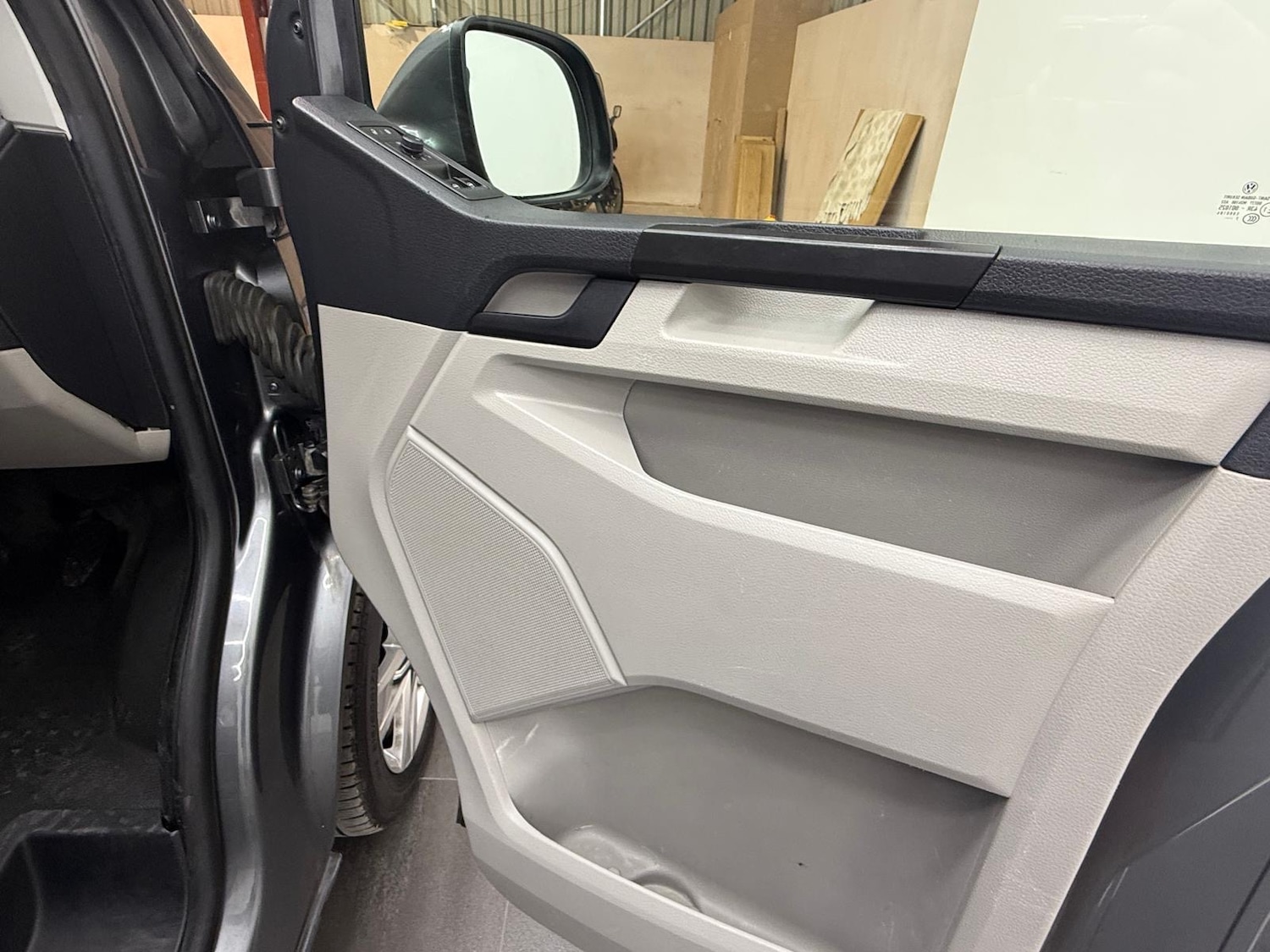 Used Volkswagen Transporter 2018 for sale - 76638424: Photo 21