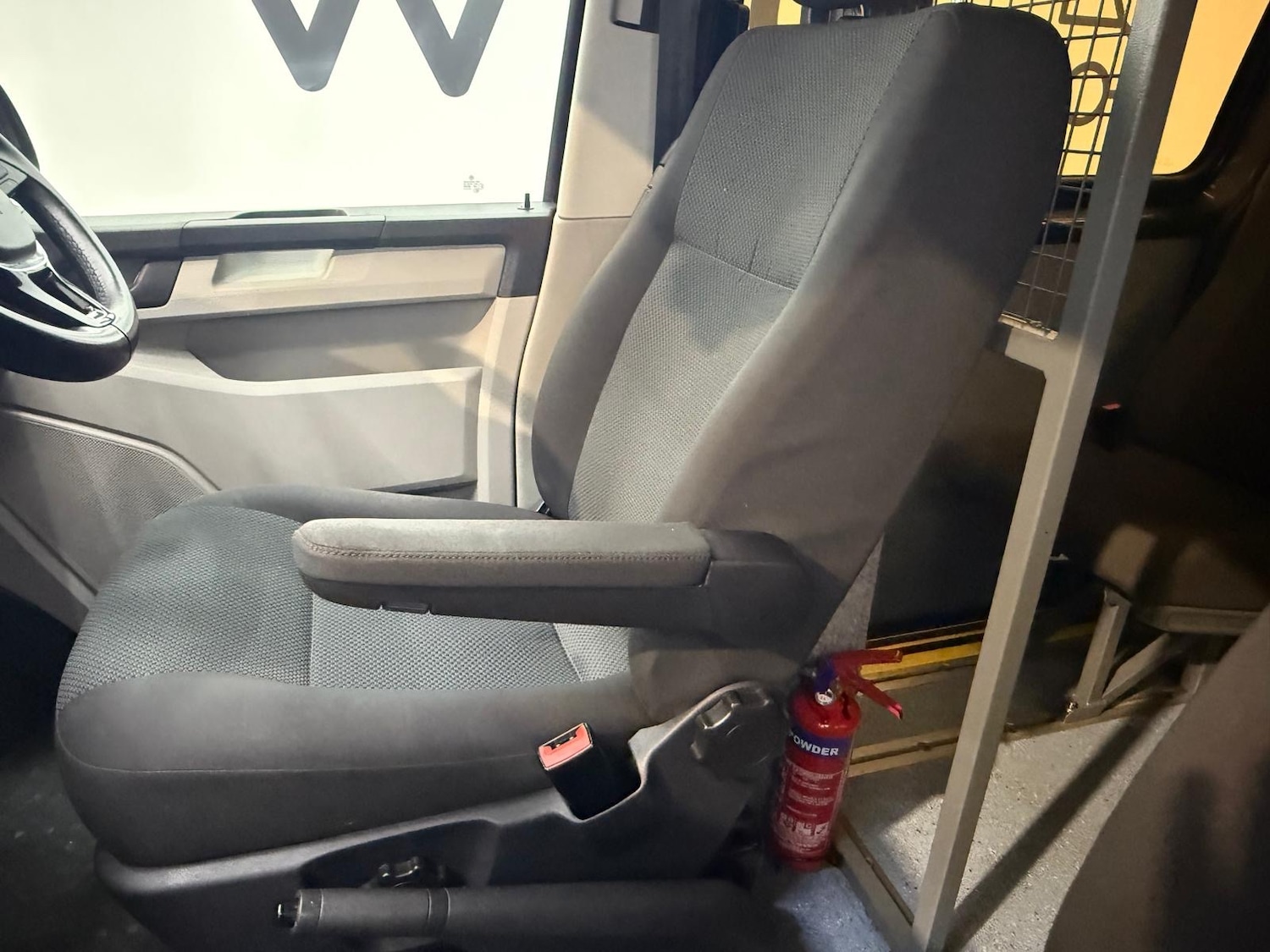 Used Volkswagen Transporter 2018 for sale - 76638424: Photo 25