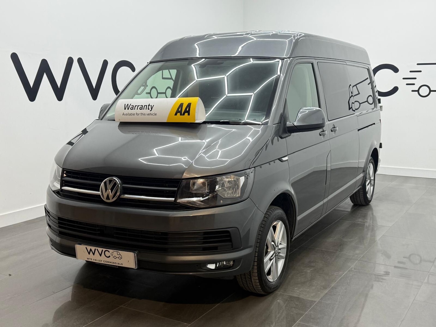 Used Volkswagen Transporter 2018 for sale - 76638424: Photo 4