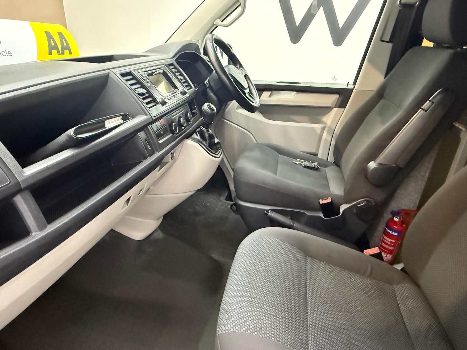 Used Volkswagen Transporter 2018 for sale - 76638424: Photo 6