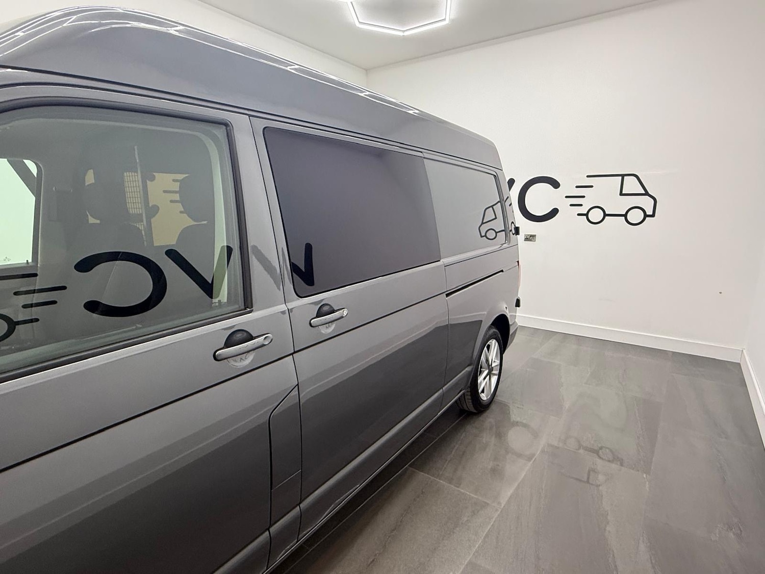 Used Volkswagen Transporter 2018 for sale - 76638424: Photo 7