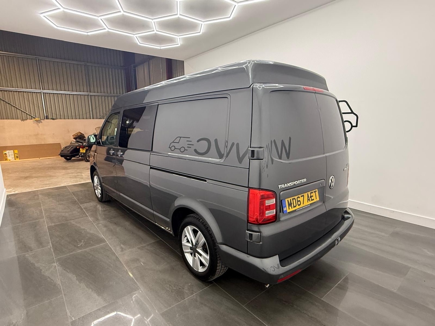 Used Volkswagen Transporter 2018 for sale - 76638424: Photo 8