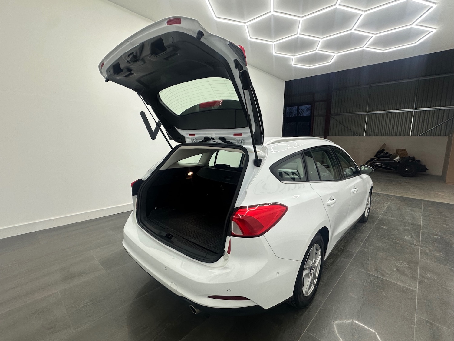 Used Ford Focus 2019 for sale - 76956875: Photo 17