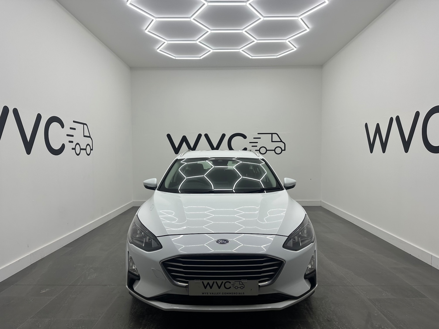 Used Ford Focus 2019 for sale - 76956875: Photo 2