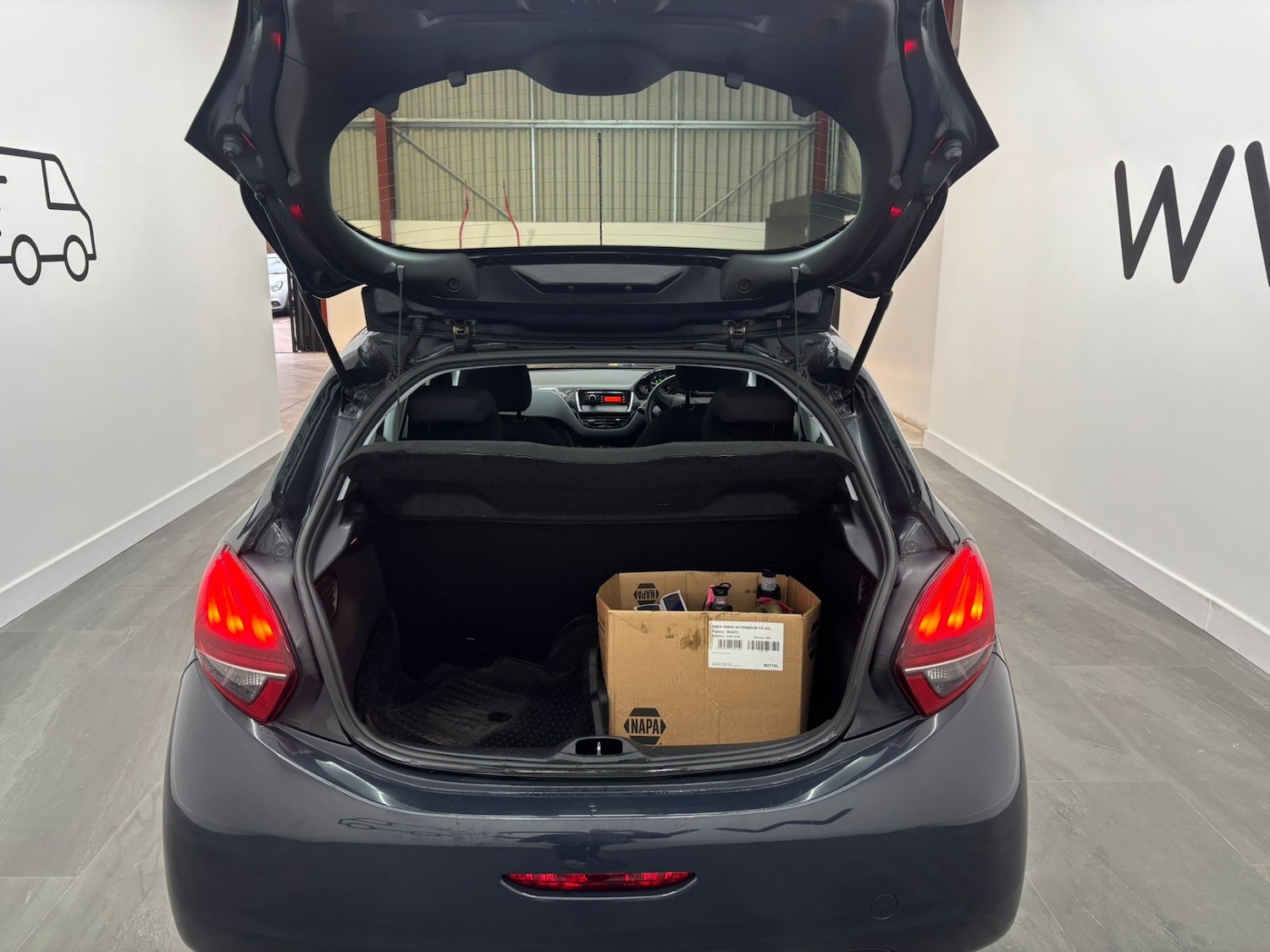 Used Peugeot 208 2017 for sale - 77207402: Photo 14