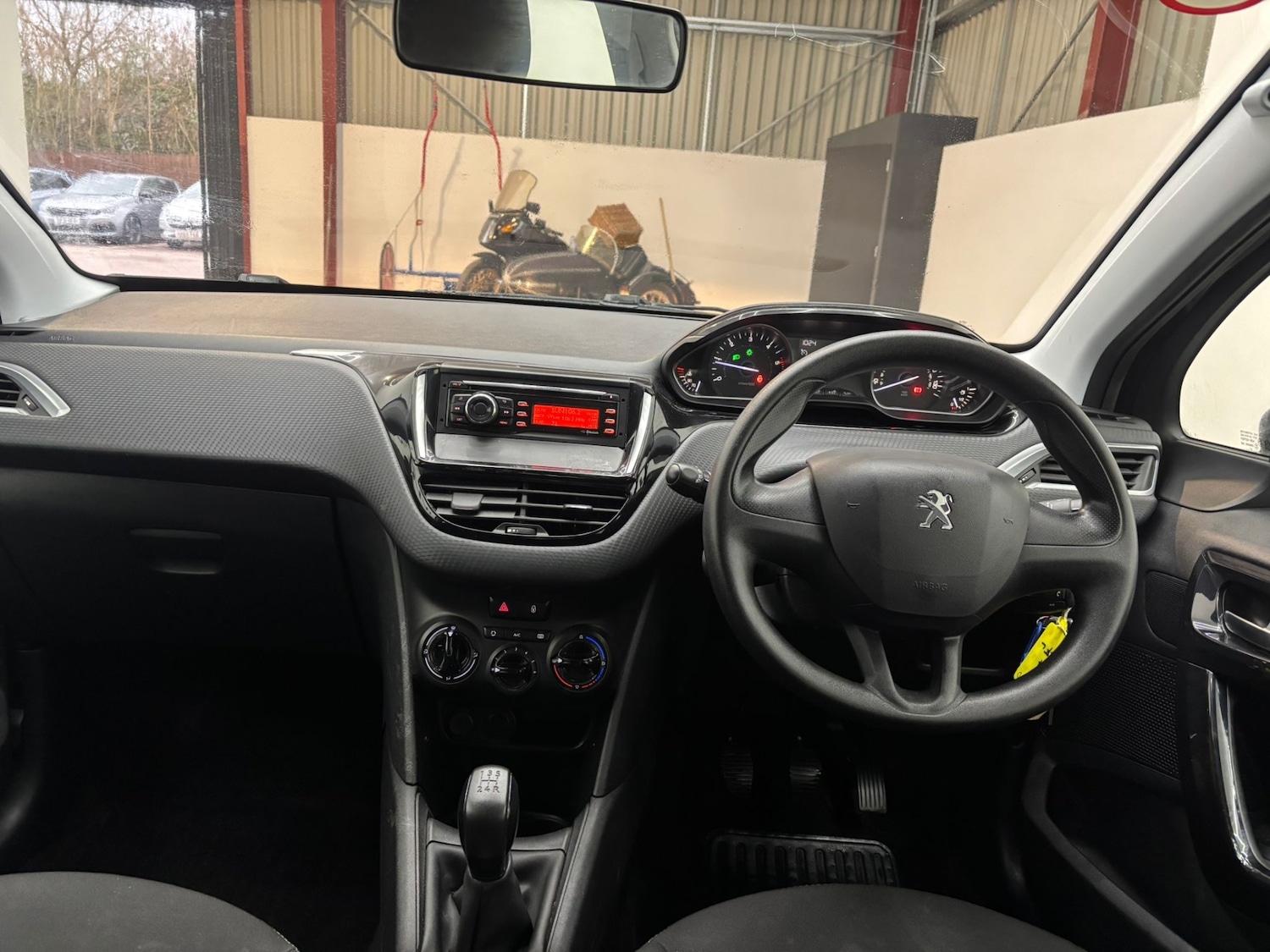 Used Peugeot 208 2017 for sale - 77207402: Photo 23
