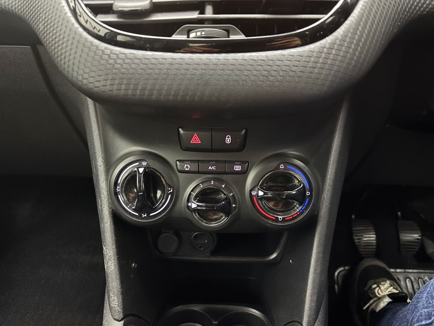 Used Peugeot 208 2017 for sale - 77207402: Photo 26